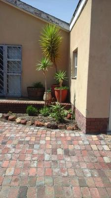 House For Sale in Lansdowne, Cape Town
